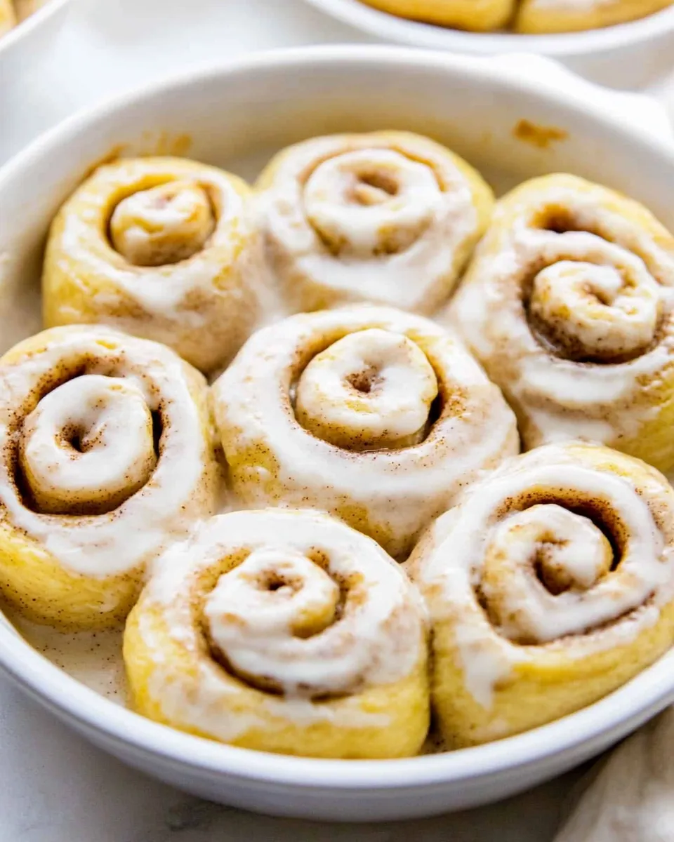 Delicious Easy Vegan Cinnamon Rolls (200 Calories) recipe photo